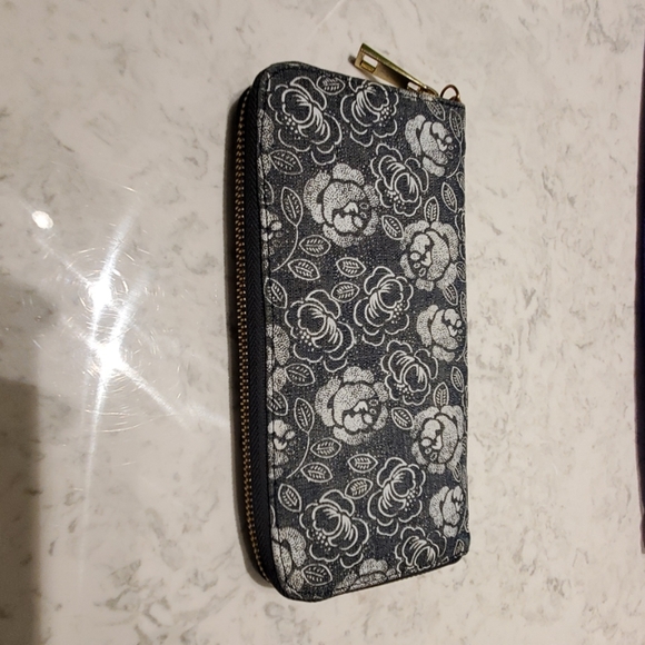 Wallet - Picture 2 of 3